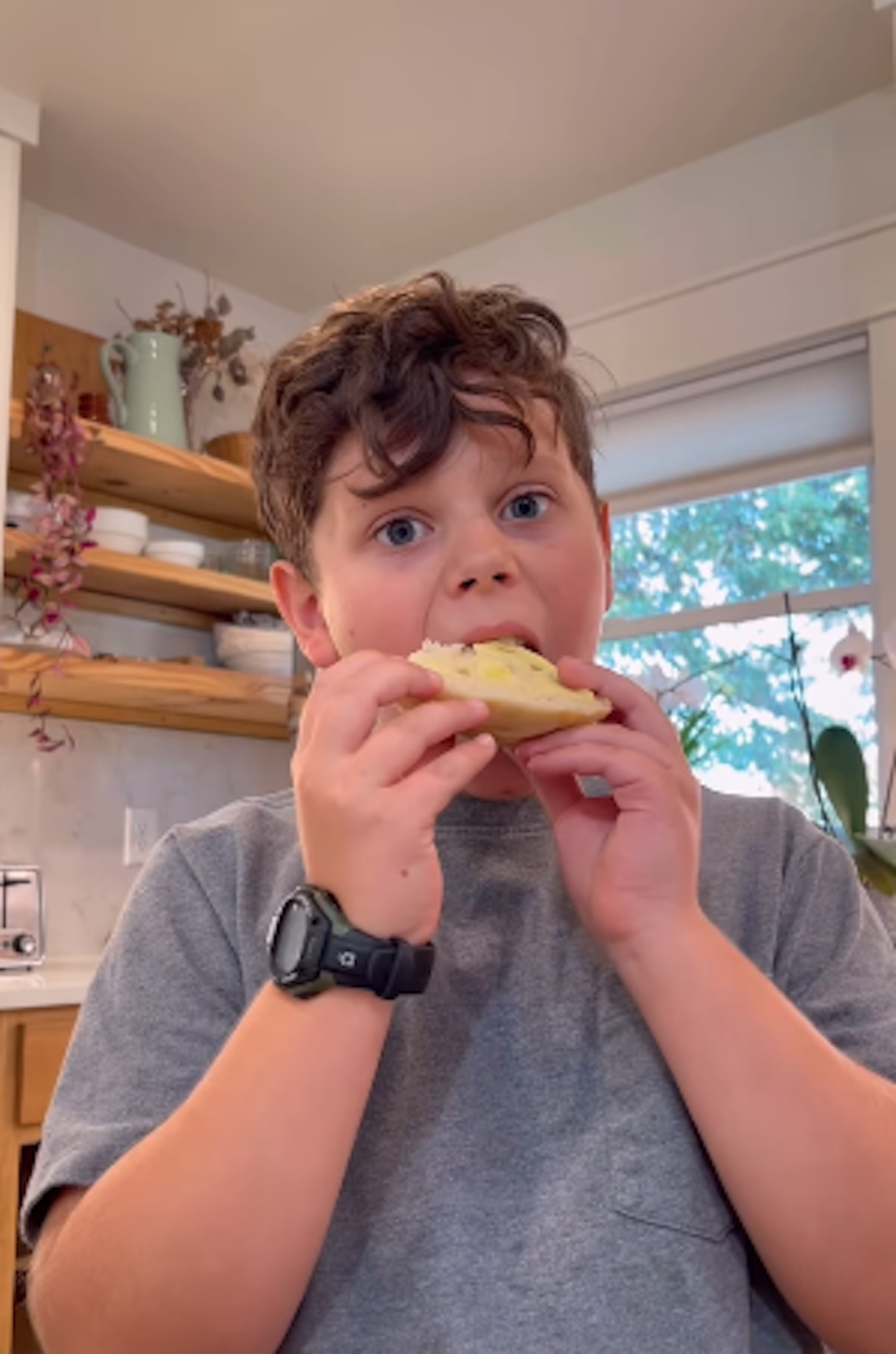 Spurgeon Seewald eating bread